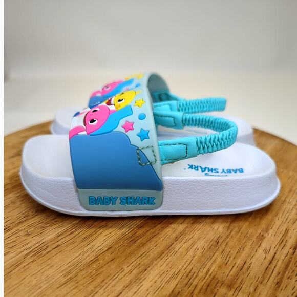 Baby Shark Sandals Size 6 - Picture 4 of 8